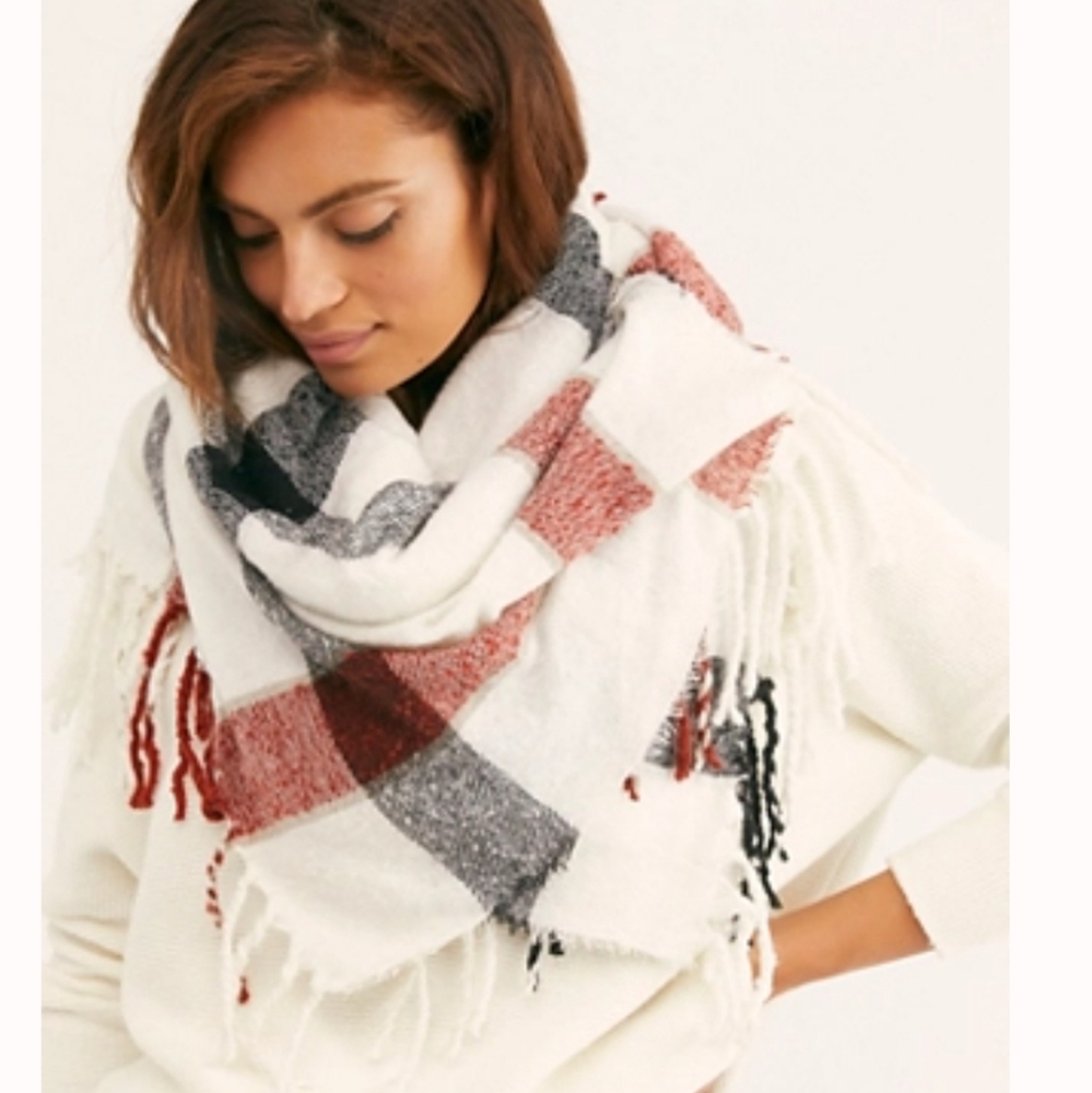 Valley Plaid Fringe Scarf